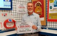 NUESTRO COMPAÑERO PEP VALLORI, PRESIDENTE DE LA ASOCIACIÓN DE BALEARES, VALIDA UN BOLETO PREMIADO DE “EL MILLÓN” ESTE PASADO VIERNES. ¡ENHORABUENA!