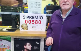Nuestro compañero y amigo Maxi Serradilla, de Plasencia, reparte un 5º premio en la Lotería de Navidad